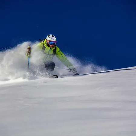 Serac 1 - Snow And Trek -